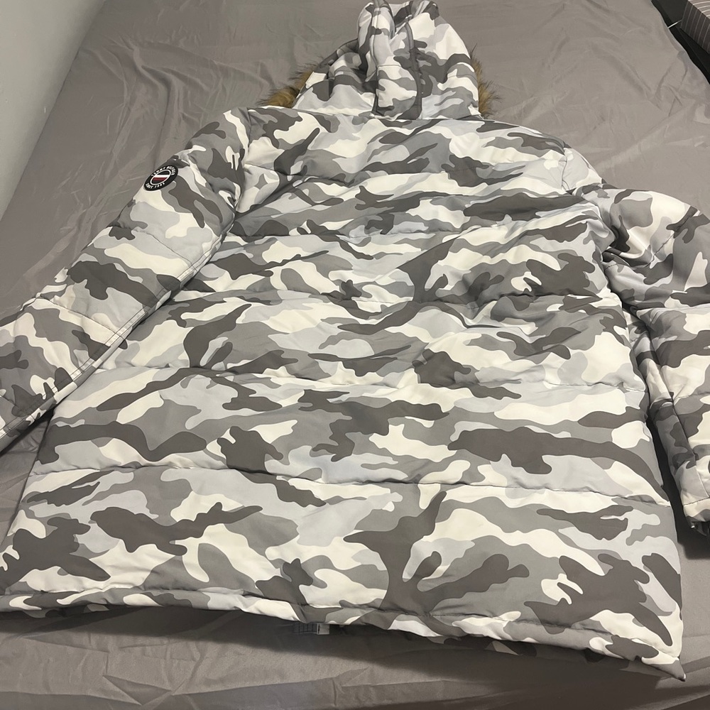 Heavy Winter jacket. - Picture 2 of 5